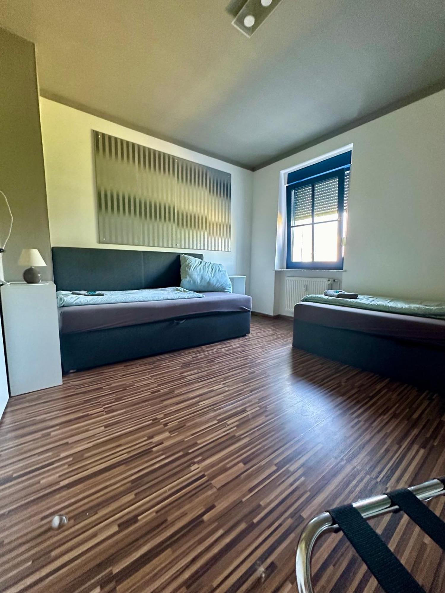 Monteurwohnung Am Flughafen シュクロイディッツ エクステリア 写真